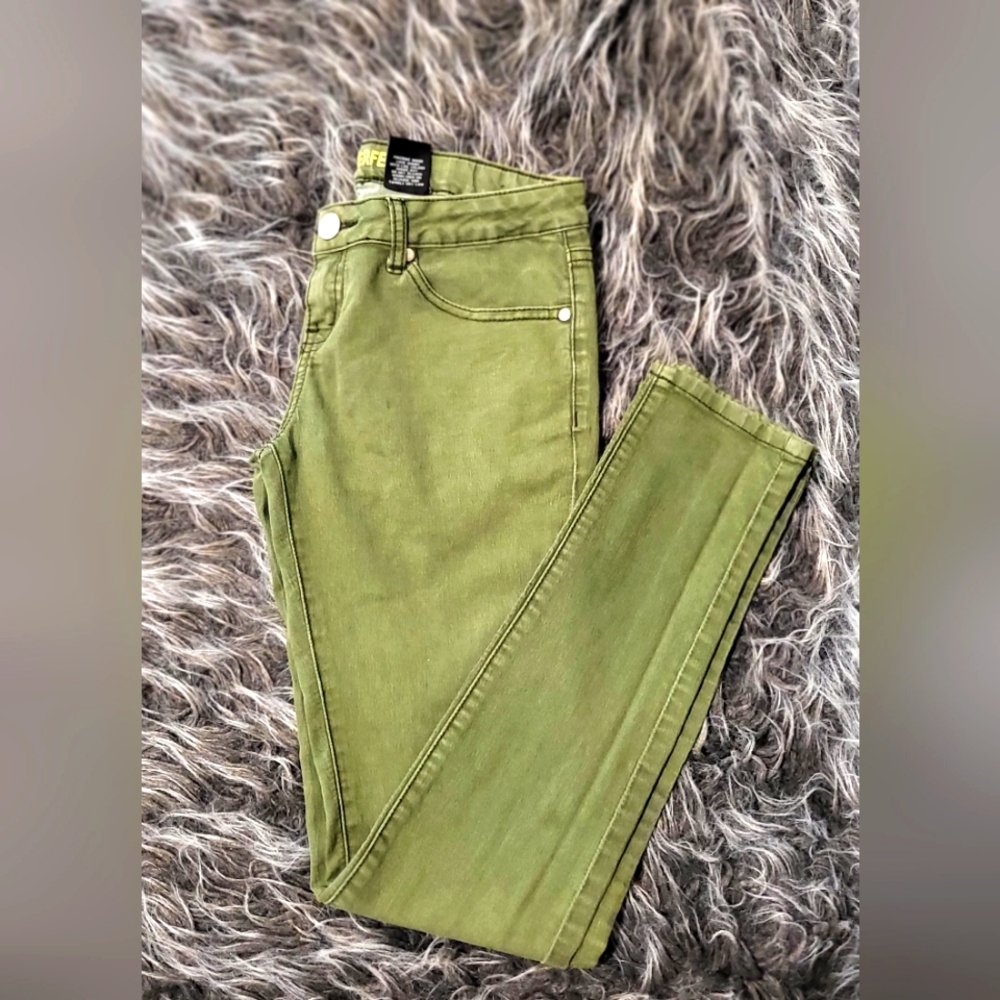 Green skinny Jean with pockets